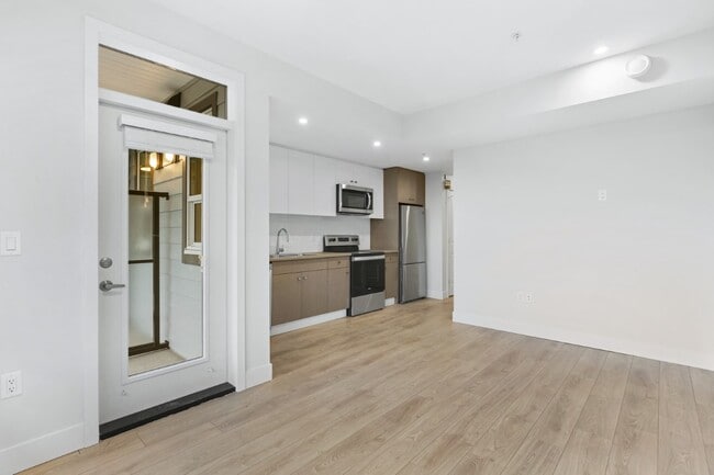 Photo - 1516-1516 McCallum Rd