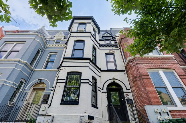 Photo - 506 M St NW Unidad 2