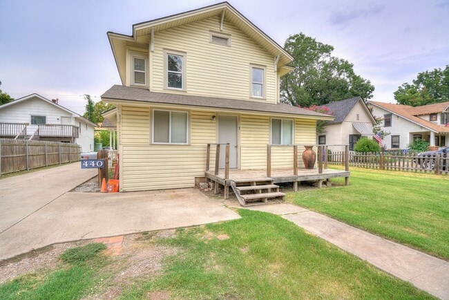 Photo - Stylish & Convenient Living Near OU !