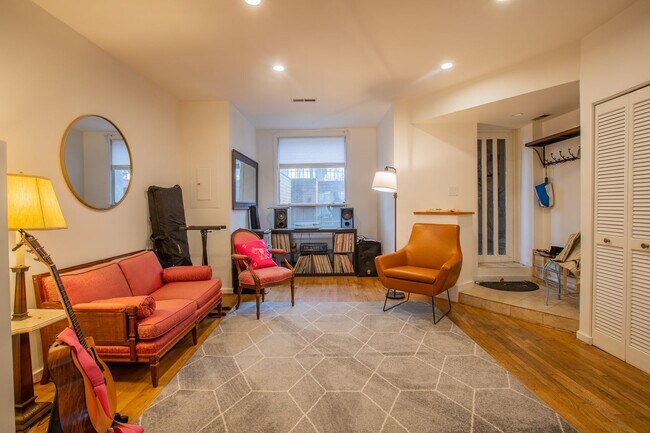Photo - 2-Level 2 BR/2 BA Condo in Adams Morgan!