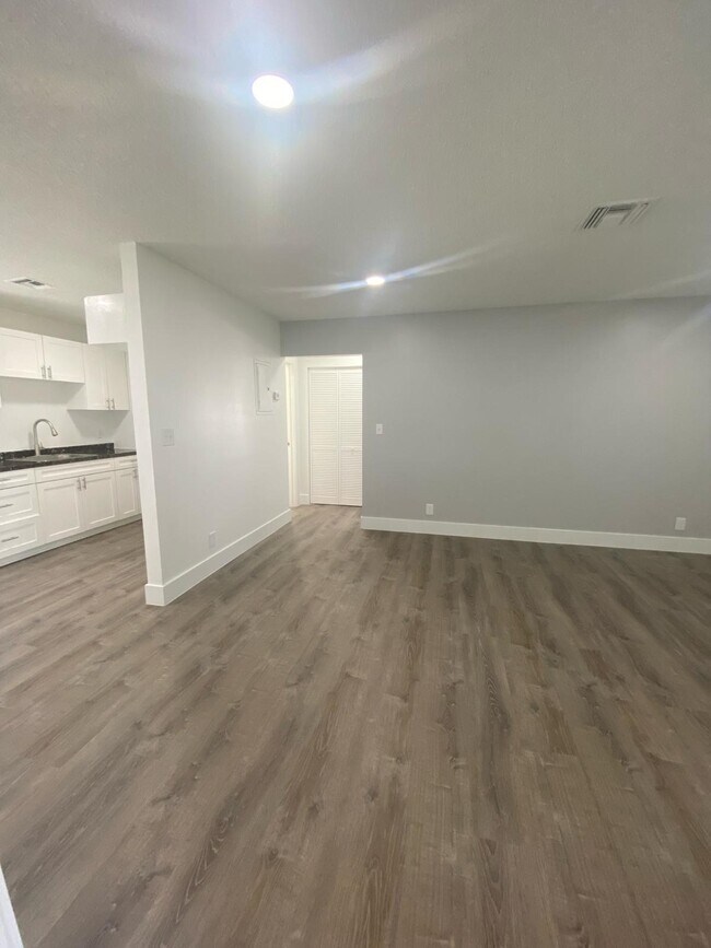 Photo - La Siesta Apartments I LLC