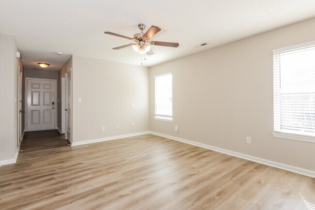 Photo - 9674 Thomas Ln