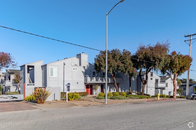 Building - Peninsula Point