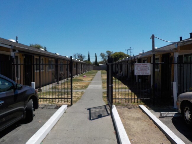 Carriage House Apartments - Carriage House Apartments