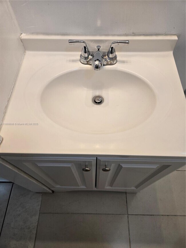 Photo - 2252 SW 10th St Unidad C