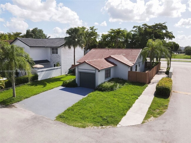 Building Photo - 9502 Southwest 151 Court Rental