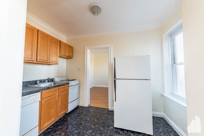 Photo - 4521 Malden St Unidad 207
