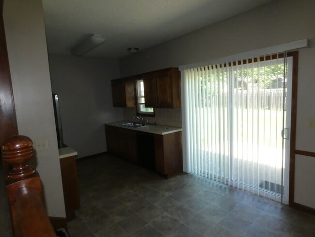 Photo - 208 NW 101 St