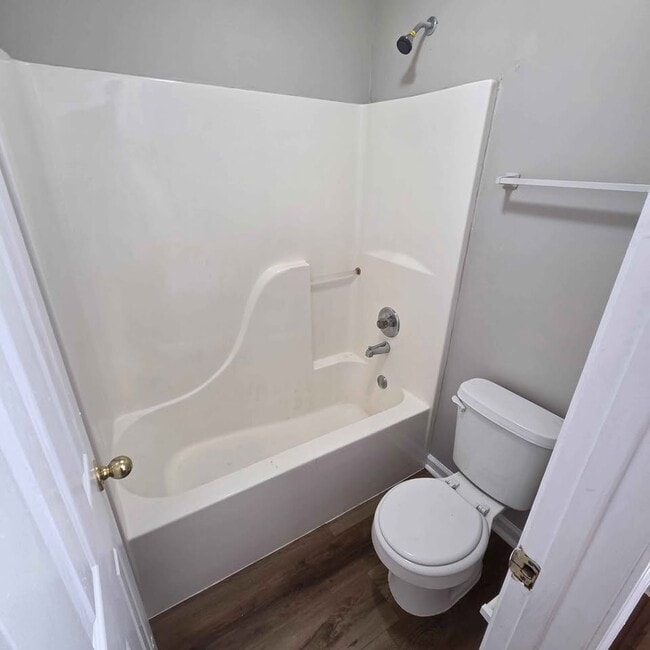 Photo - 2583 Faxon Ave