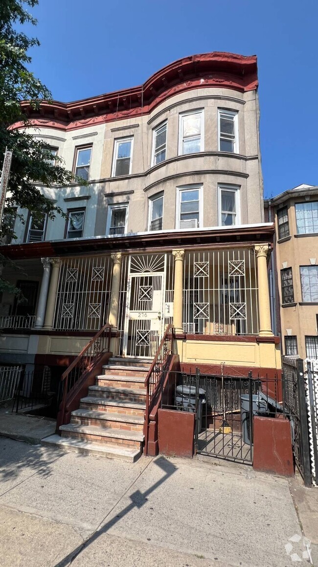 Building Photo - 276 Troy Ave Unit 276 Troy Avenue Apt 3