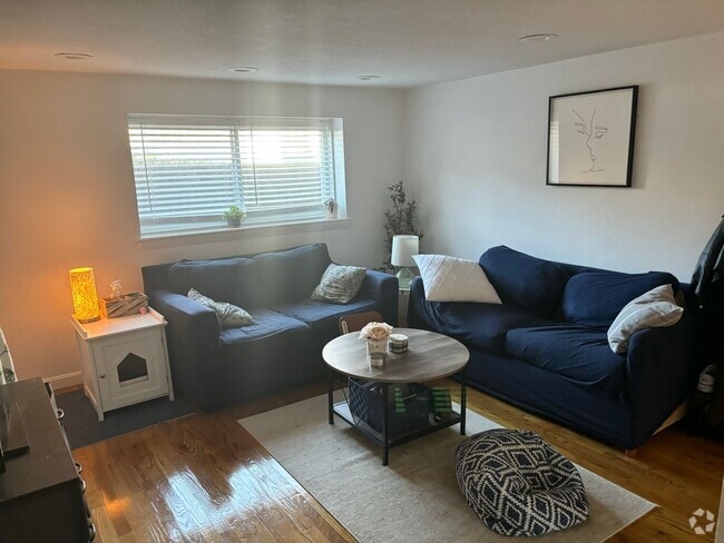 Building Photo - NEW BRIGHTON LISTUNG!!!! Rental
