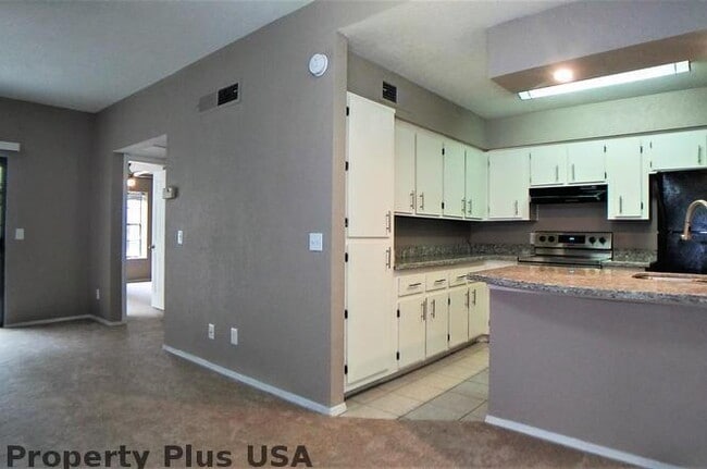 Building Photo - "Chic Scottsdale Retreat: Cozy 1-Bedroom Gem with Modern Comforts!" Unit 219