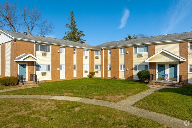 Zachary Arms Apartments