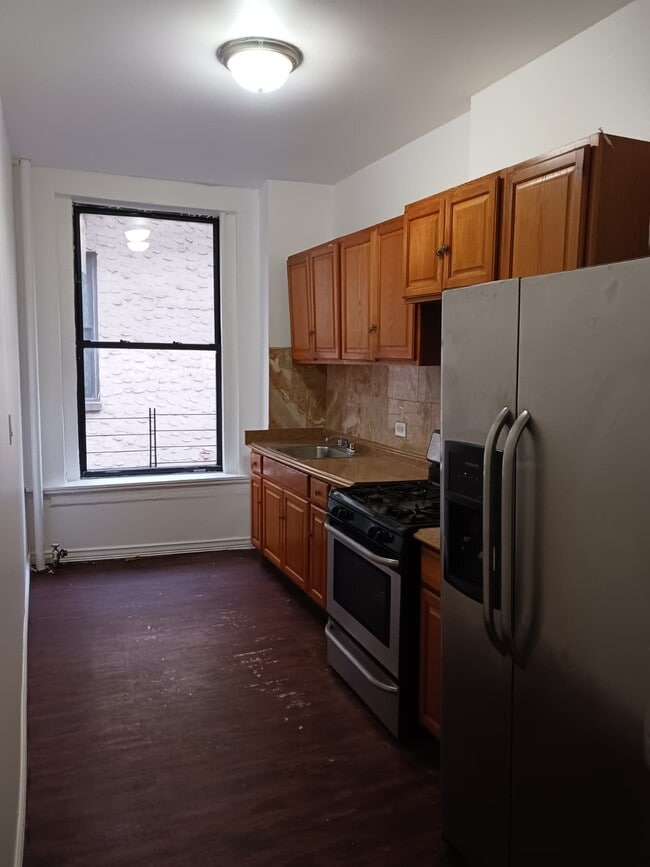 Building Photo - 41 Bruckner Blvd