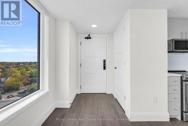 Photo - 93 Arthur St S Unité 1212