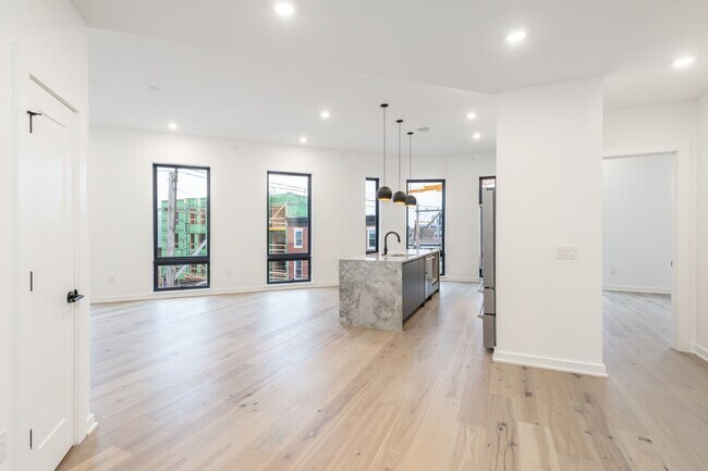Photo - The Skylar (1601)