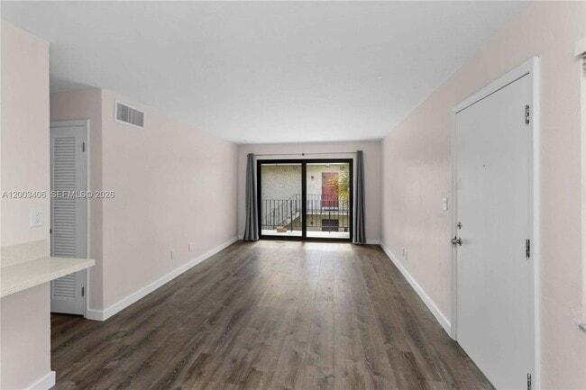 Photo - 8701 SW 141st St Unidad L8