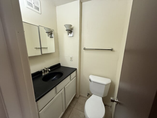 Photo - 9010 N 95th St