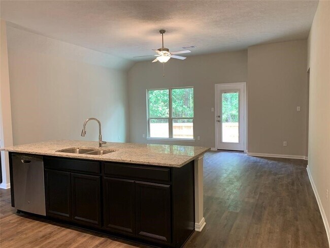 Photo - 994 Arbor Crossing