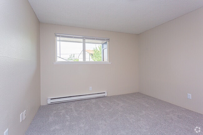1BR, 1BA - 650SF