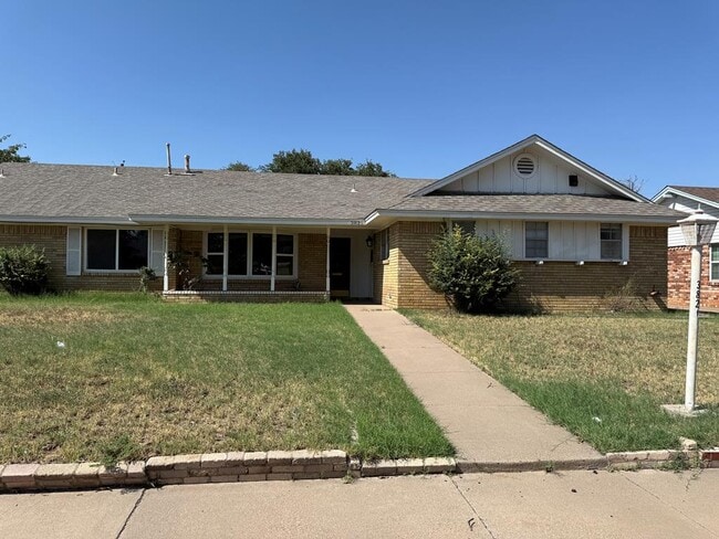 Building Photo - 3821 E Everglade Ave Rental