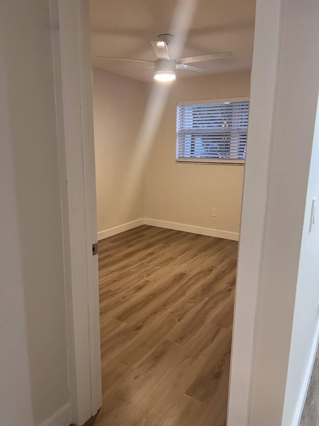 Building Photo - 3101 SW 19th St Unit 1 Rental