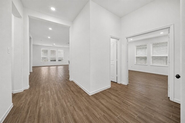 Building Photo - 6330 Ontario Dr