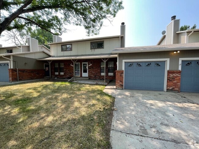 Building Photo - Nice 2 Story Townhome with Garage