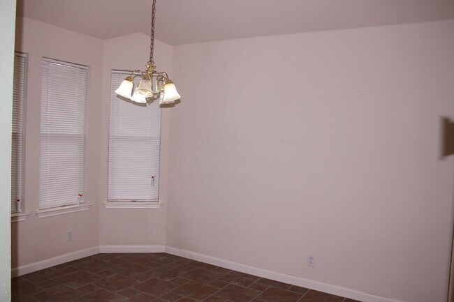 Photo - Open Floor Plan - Minutes to the Austin Airport