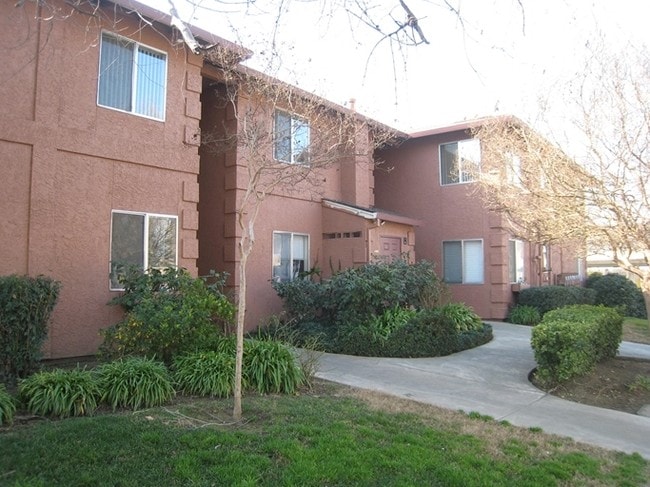 Photo - Quail Oaks Apartments