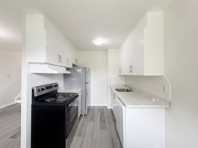 Photo - 2830 Midland Ave