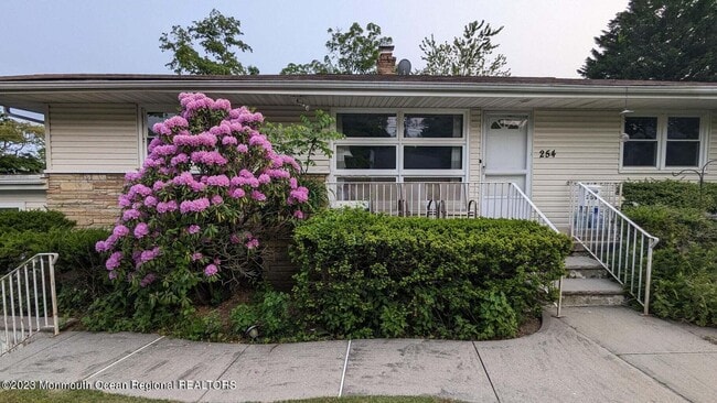 Photo - 254 Garfield Ave