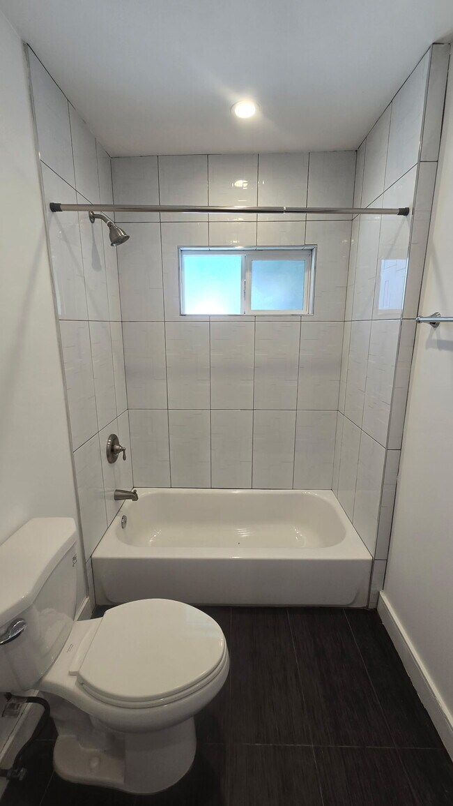 Photo - 6724 Simpson Ave