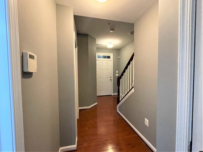 Photo - 400 Ava Way NE