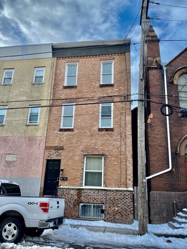 Photo - 2112 S 3rd St Unidad 2112 S. 3rd St - 2nd-3rd flr
