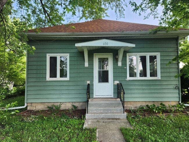 Photo - 600 NE 3rd St House