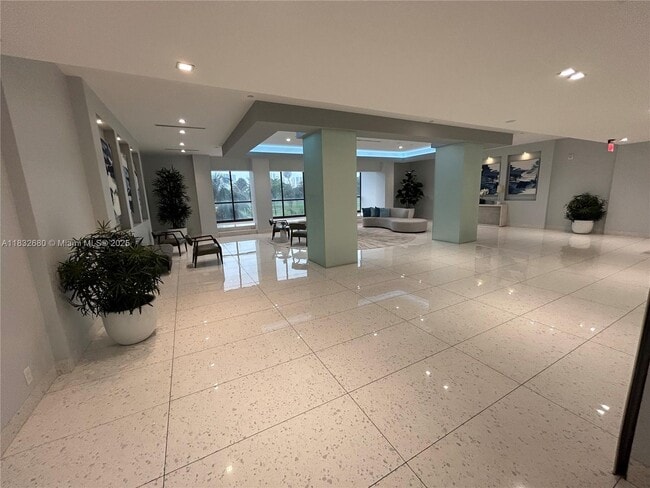Photo - 20335 W Country Club Dr Unidad 1602