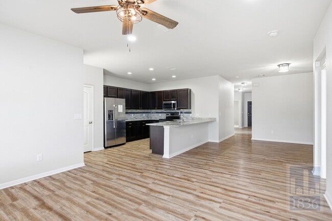 Photo - 617 Independence Ave