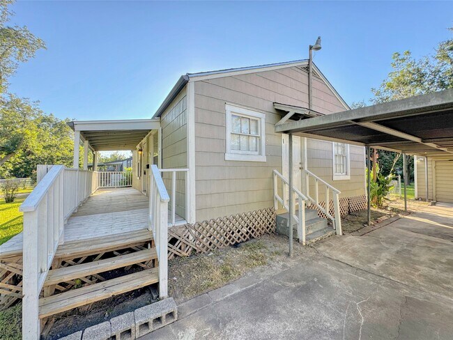 Photo - 6714 Dillon St