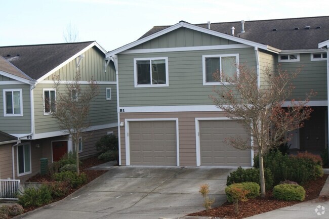 Building Photo - Pet Friendly 3 Bedroom 2.5 Bathroom Condo ...