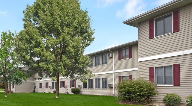 Outdoor area - Holland Place Apartments