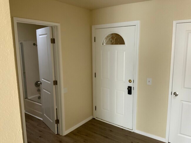 Photo - 560 Greenbrier Dr Unit 209