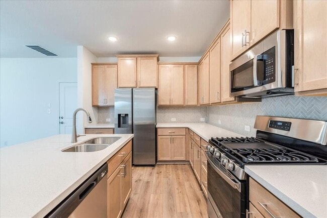 Photo - 108 Makinaw Rd