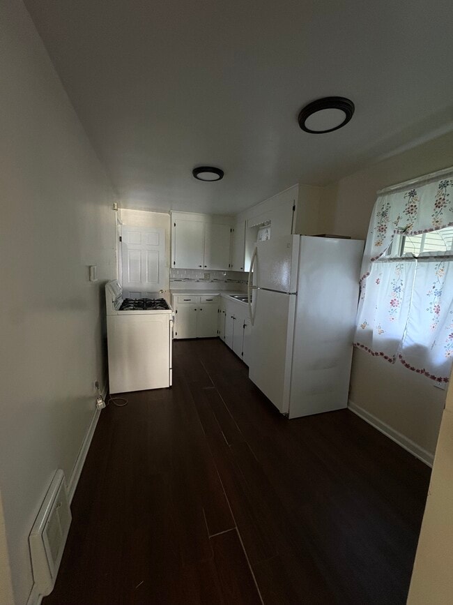 Photo - 1014 Roslyn Ave SW