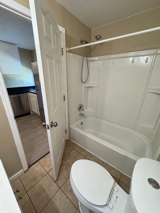 Photo - 611 Sheridan St Unit A,  A