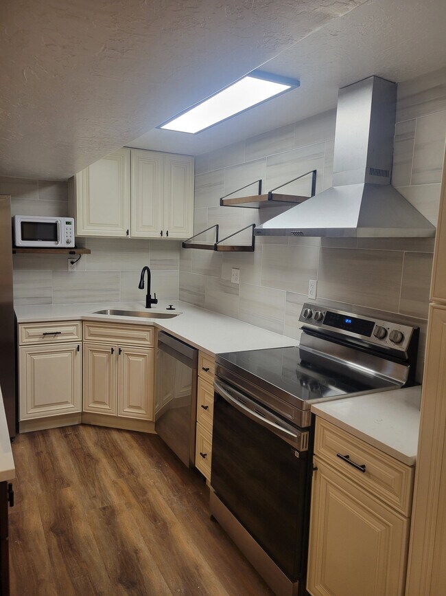 Photo - 7453 Lewis St Unidad B