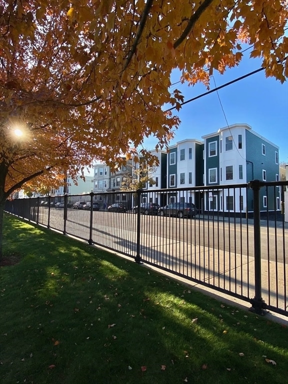 Building Photo - 258 Bremen St Unit 1