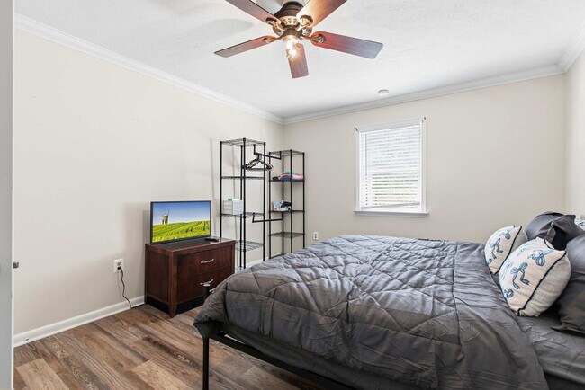 14380 Calvert St Unidad SI ID1363918P