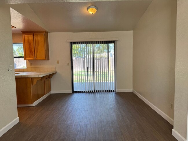 8160 Clarion Cir