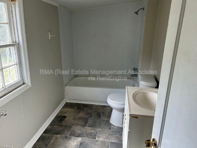 Photo - 618 Hammock St